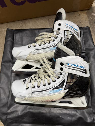 USED True 2 Piece Hockey Goalie Skates Regular Width Pro Stock 9.5 - Wedgewood