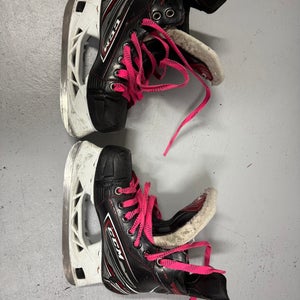 2023 CCM Hockey Skates Regular Width Size 1.5 (Used)