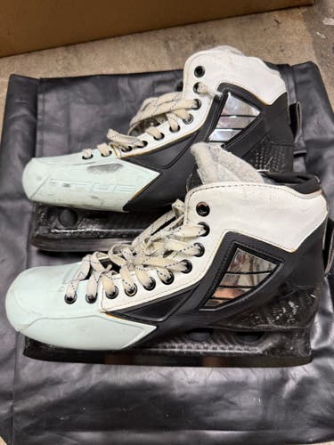 USED True 1 Piece Hockey Goalie Skates Regular Width Pro Stock 9.5 - Wedgewood TF
