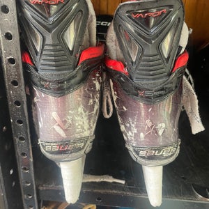 2024 Bauer Vapor X5 Pro Hockey Skates Regular Width Size 3.5 (Used)