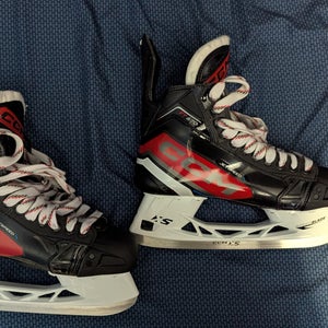 CCM JetSpeed FT670 Hockey Skates Regular Width 10 (Used)