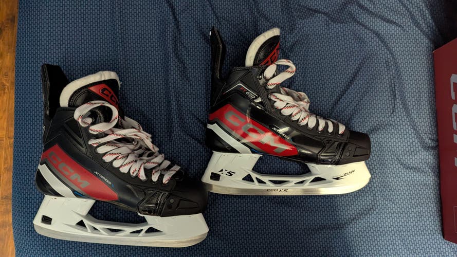 CCM JetSpeed FT670 Hockey Skates Regular Width 10 (Used)