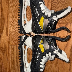 2020 Bauer Supreme 3S Hockey Skates Regular Width Size 2 (Used)