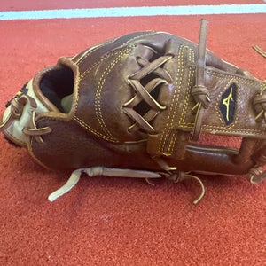 Mizuno Classic Pro Soft RH Baseball Glove 11.75" (Used)