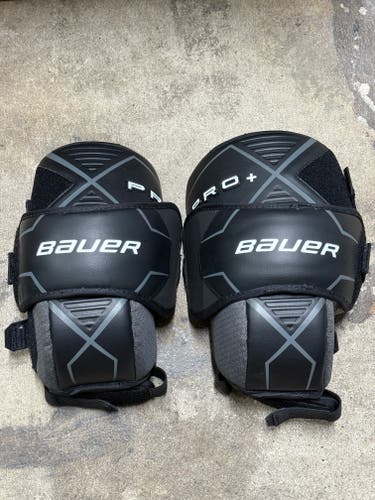 USED Bauer Pro+ Knee Pads - Wedgewood