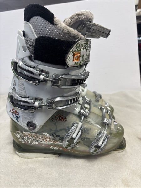 Mondo Size 23 US Womens Size 6 NORDICA HOT ROD FSE SKI BOOTS excellent Cond.  c