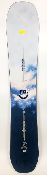 Used $650 Men's Burton Flying V Snowboard 146cm