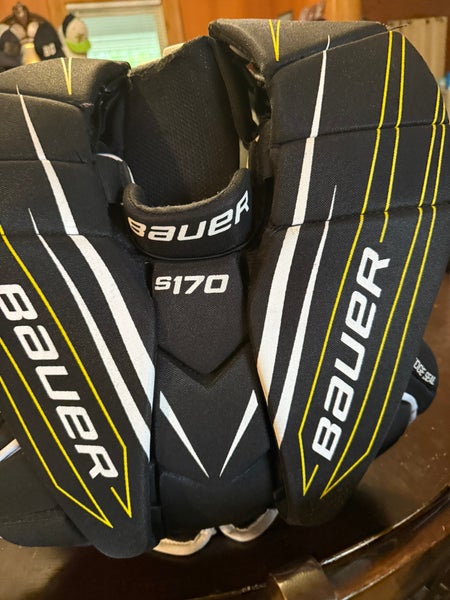 Small Bauer Supreme S170 Goalie Chest Protector (Used)