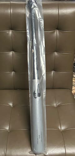 B45 Bat 30.5 oz 33.5" (New) Model B415 Premium Signature Yellow Birch
