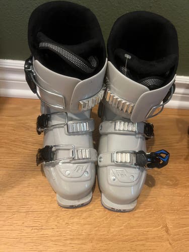 Mondo 21 & 21.5 Kid's Tecnica JT3 Ski Boots (Used)