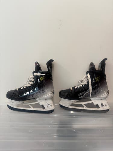 COMES WITH EXTRA Fly-Ti Steel Blades, Bauer Vapor Hyperlite 2 Hockey Skates Size 4.5 (Used)