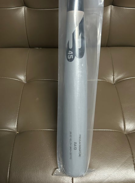 B45 Bat (-3) 30 oz 33" (New) Model R13 Premium Signature Yellow Birch