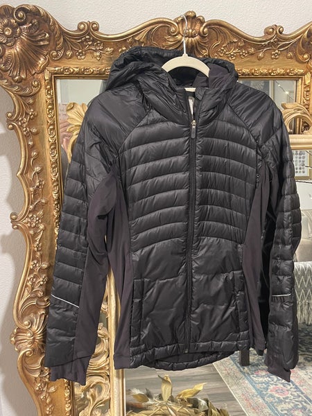Black Women's Small / Medium Lululemon Jacket (Used)