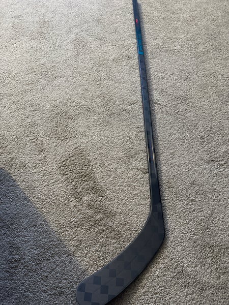 Junior CCM Vizion 40’flex Right Handed Hockey Stick P29+1/4 (New)
