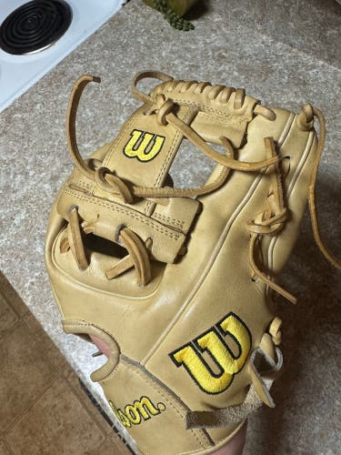 Wilson A2000 DP15 RH Infield Baseball Glove 11.5" (Used) 11 1/2” RHT right handed dp 15