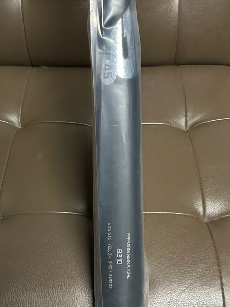 B45 Bat (-3) 31.5 oz 33.5" (New) Model 210  Premium Signature Yellow Birch
