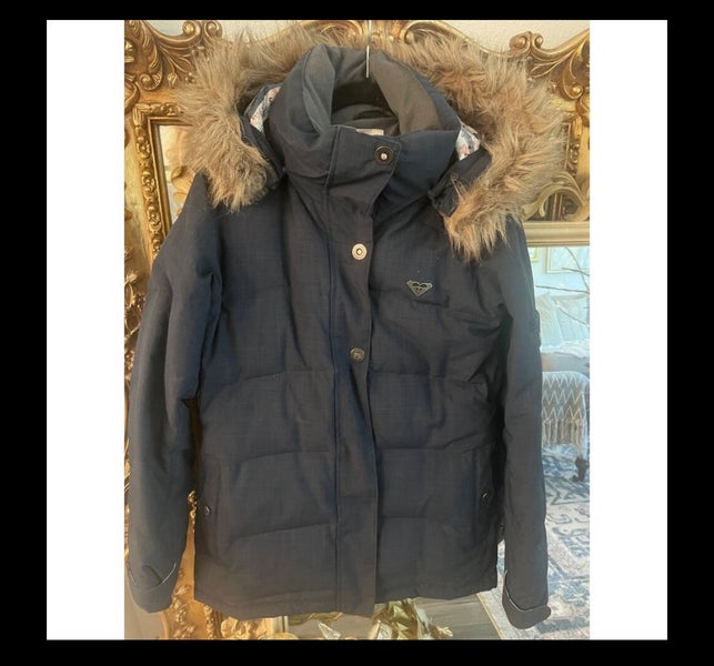 Roxy Jonah Bright 10K Navy Ski Snowboard jacket with a fur-trimmed hood.