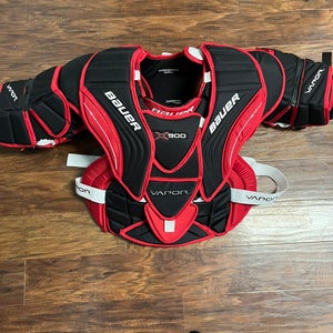 Small Bauer Vapor X900 Goalie Chest Protector (New) never worn