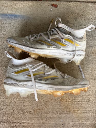 White Men's Size M 9.0 (W 10.0) Adult Adidas Low Top Molded Cleats (Used)