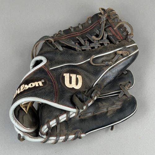 Wilson A1000 11.5" Right Hand Thrower Baseball Glove