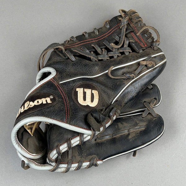 Wilson A1000 11.5" Right Hand Thrower Baseball Glove