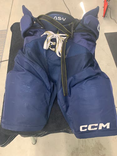 Men's Senior XL CCM Tacks AS-V Hockey Pants (Used)