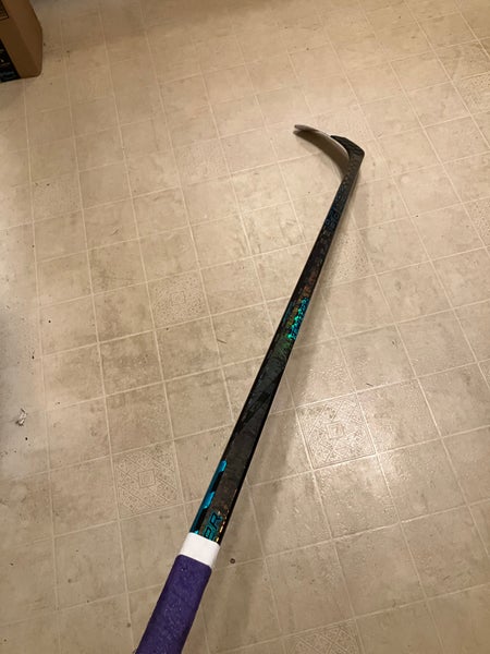 Senior Bauer Twitch Right Handed Hockey Stick P28 (Used)