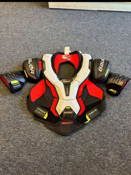 Bauer Vapor Hyperlite Shoulder Pads - Senior XL - Used 2 times