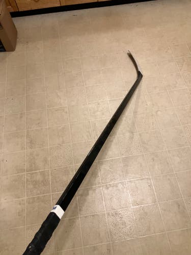 Senior Pro Blackout Right Handed Hockey Stick PM9 (Used)