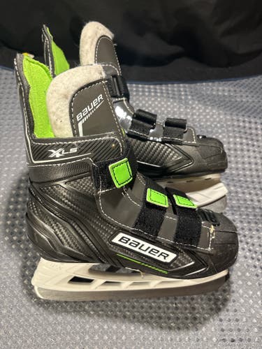 Bauer XLS Hockey Skates Regular Width 10 (Used)