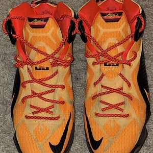 Kid's 6.0 Y (Big Kids / Youth) Nike Shoes (Used)