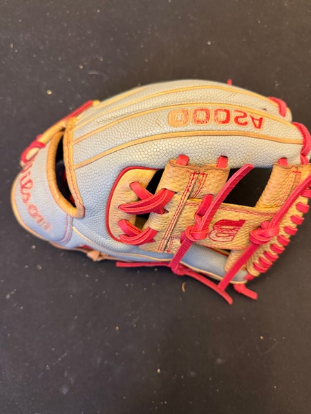 Wilson A2000 RH Infield Baseball Glove 11.5" (Used)