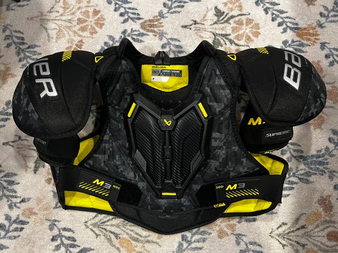 Large Intermediate Bauer Supreme M3 Shoulder Pads (Used)