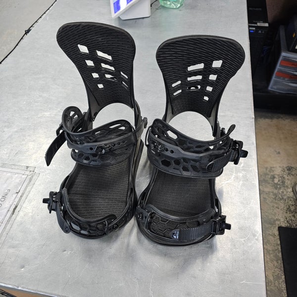 Union STR Snowboard Bindings Large (Used)