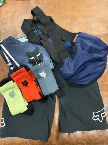 Youth Mountain Biking Apparel Set Up- like New