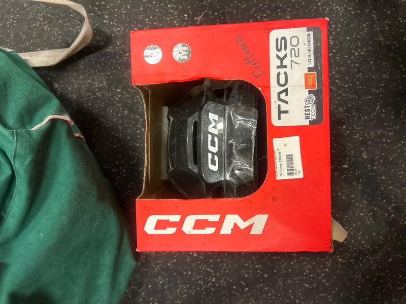 Medium CCM Tacks 720 Helmet (New)