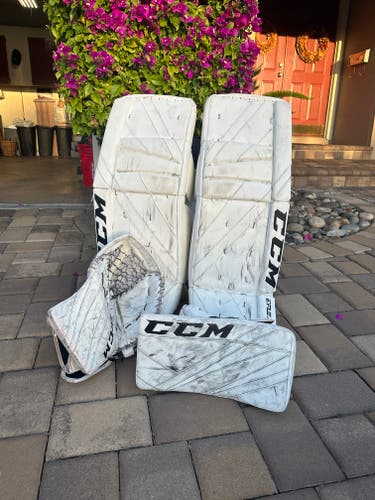 33" CCM Eflex 5.9 Regular Goalie Full Set (Used)