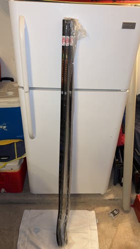 Senior Warrior Covert QR6 pro Right Handed Hockey Stick W28 (New)
