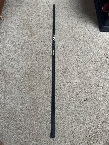 Like New Black STX Stallion 9075 Defense Lacrosse Shaft