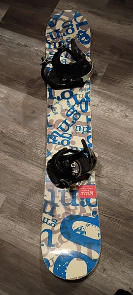GNU B-Nice Snowboard With Bindings Medium Flex Directional Twin (Used)