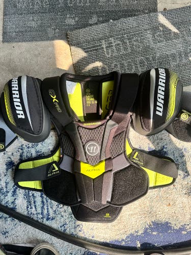 Men's Large Senior Warrior Alpha QX Pro Shoulder Pads Pro Stock (New)