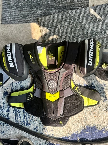 Men's Large Senior Warrior Alpha QX Pro Shoulder Pads Pro Stock (New)