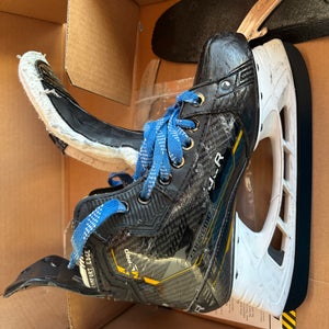 2024 Bauer Supreme M5 Pro Hockey Skates Regular Width Size 4.5 (Used)