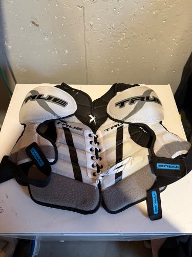 Men's XL Senior True Shoulder Pads (Used)