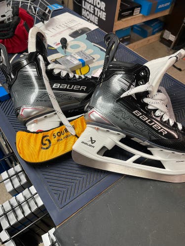 2023 Bauer Vapor X Shift Pro Hockey Skates Extra Wide Width 7.5 (Used)