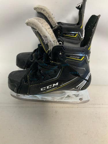 Used CCM TACKS 9070 Junior Hockey Skate Junior 03 11823-S000034657