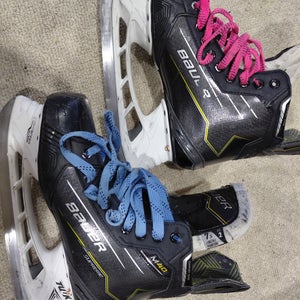 Senior Bauer Supreme M40 Hockey Skates (Fit 2) Size 7.5 (Used)