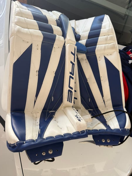 30" 2024 True Catalyst 7X3 Goalie Leg Pads (New)