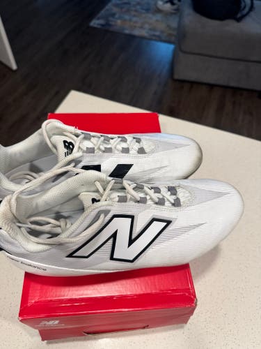 Men's Size M 10.5 (W 11.5) Adult New Balance Low Top (Used)