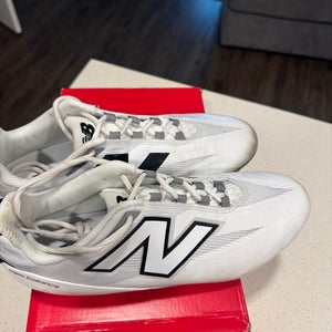 White Men's Size M 10.5 (W 11.5) Adult New Balance Low Top Molded Cleats (New)